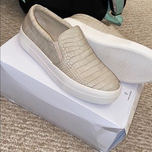 Steve Madden Gills Taupe Slip On